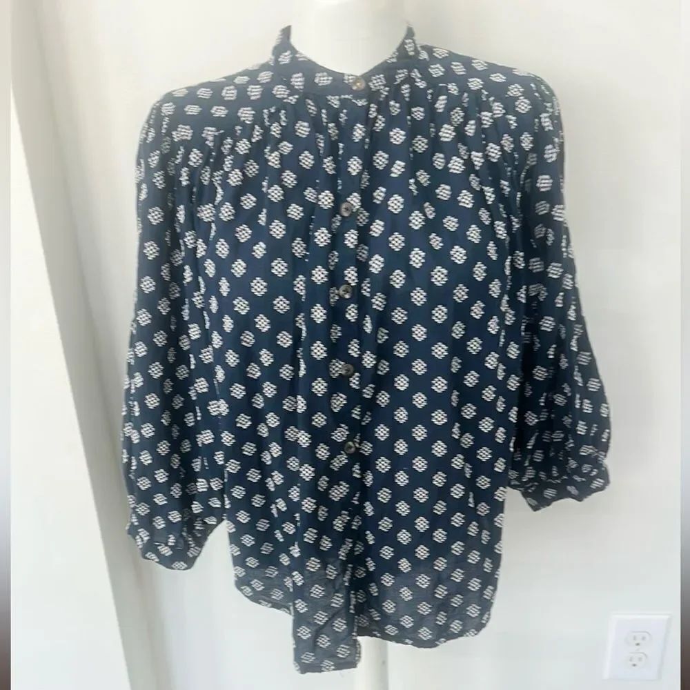 Anthropologie BatwingβTextured Full Button BlouseβS